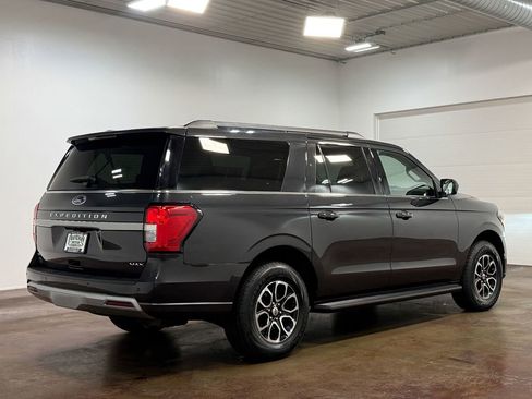 Used 2024 Ford Expedition Max XLT RWD image 4