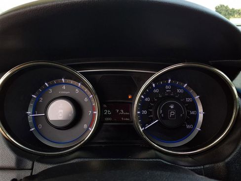 Used 2011 Hyundai Sonata Limited image 12