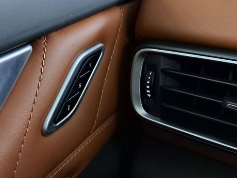 Used 2021 Maserati Levante S GranSport image 20