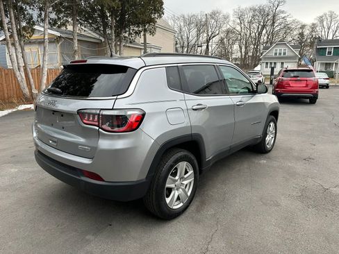 Used 2022 Jeep Compass Latitude AWD/4WD image 6