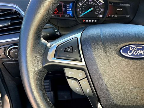 Used 2020 Ford Edge SEL image 9