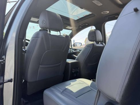 Used 2023 Buick Enclave Essence w/ Experience Buick Package AWD/4WD image 17