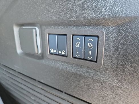 Used 2024 GMC Yukon Denali AWD/4WD image 31