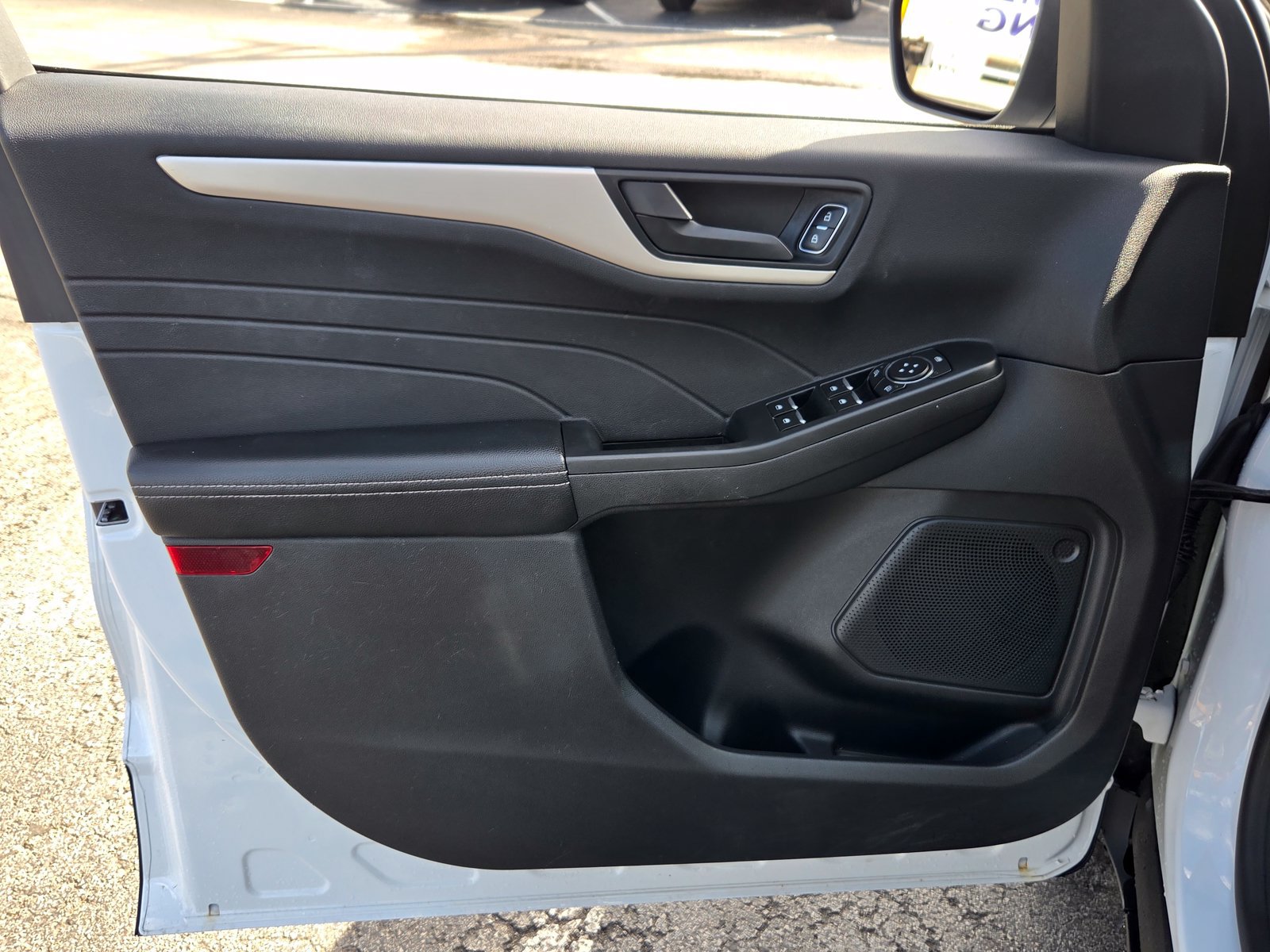 Used 2022 Ford Escape SE w/ SE Sport Appearance Package AWD/4WD image 11