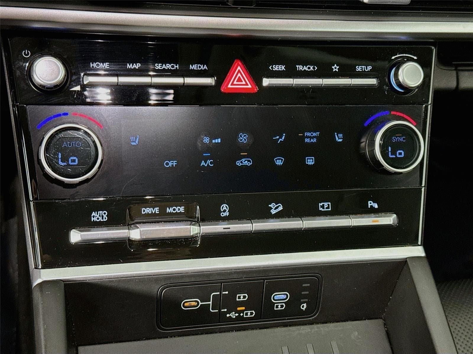 Certified 2024 Hyundai Santa Fe SEL FWD image 16