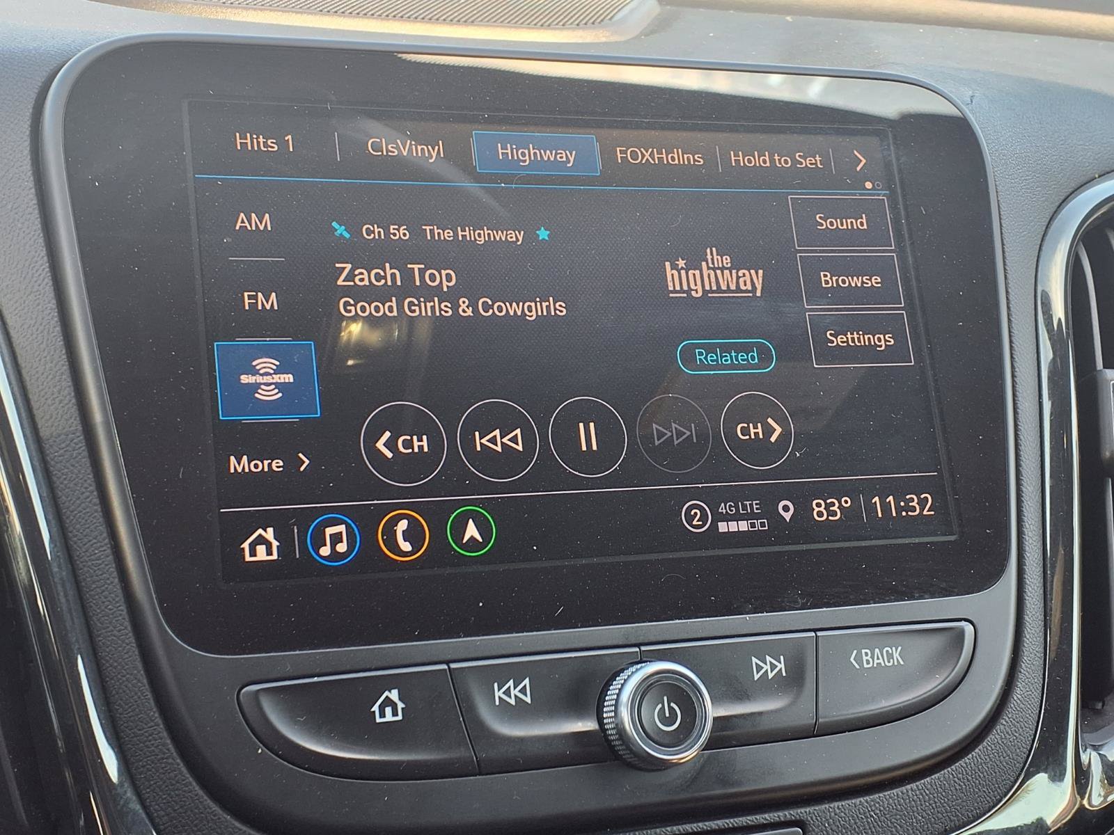 Used 2022 Chevrolet Equinox RS w/ RS Leather Package FWD image 4
