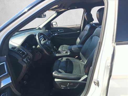 Used 2018 Ford Explorer Limited image 15