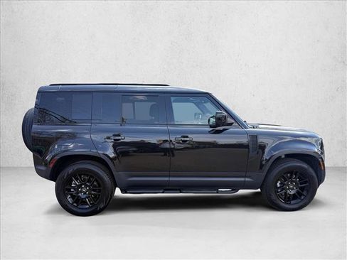 Used 2025 Land Rover Defender 110 S AWD/4WD image 7
