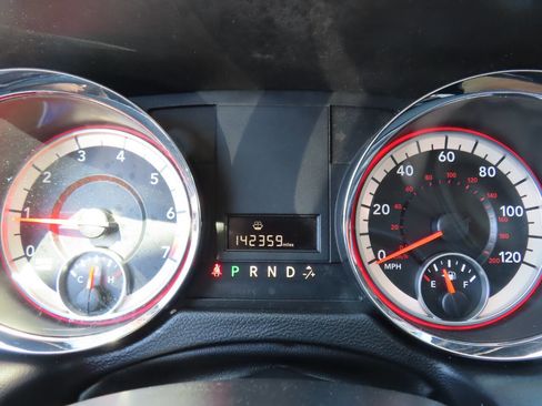 Used 2019 Dodge Grand Caravan SE FWD image 47