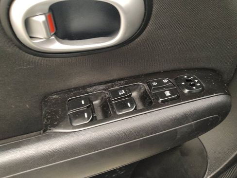 Used 2015 Kia Soul FWD image 27