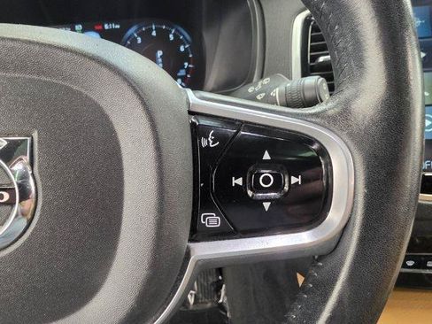 Used 2018 Volvo XC90 T6 Momentum w/ Convenience Package AWD/4WD image 13