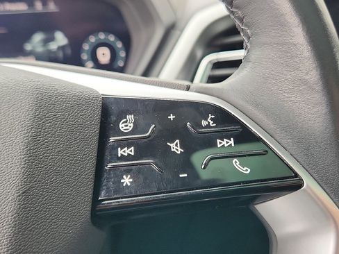 Used 2024 Audi Q4 e-tron Premium Plus image 23