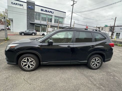 Used 2023 Subaru Forester Premium AWD/4WD image 4