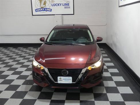 Used 2021 Nissan Sentra SV image 3