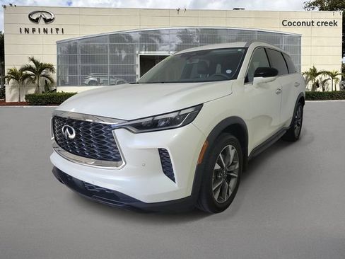 Certified 2025 INFINITI QX60 Luxe AWD/4WD image 2