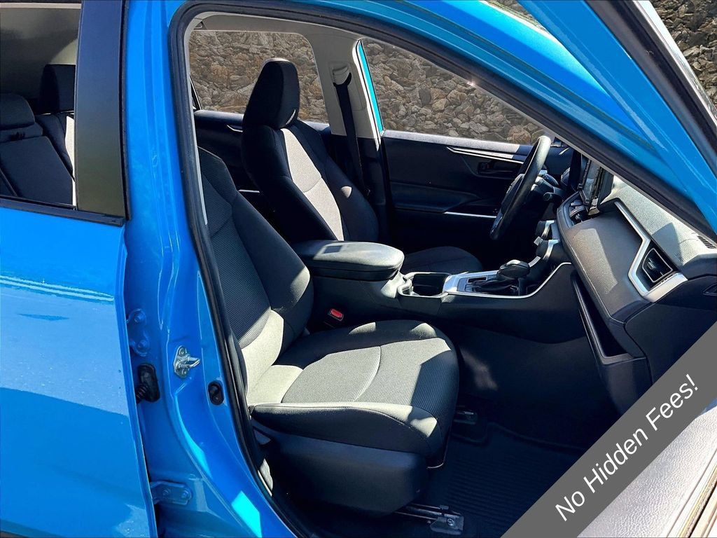 Used 2020 Toyota RAV4 LE w/ All Weather Liner Package AWD/4WD image 7