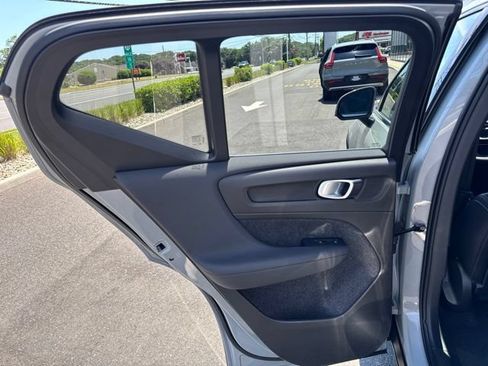 Certified 2025 Volvo XC40 B5 Plus AWD/4WD image 16