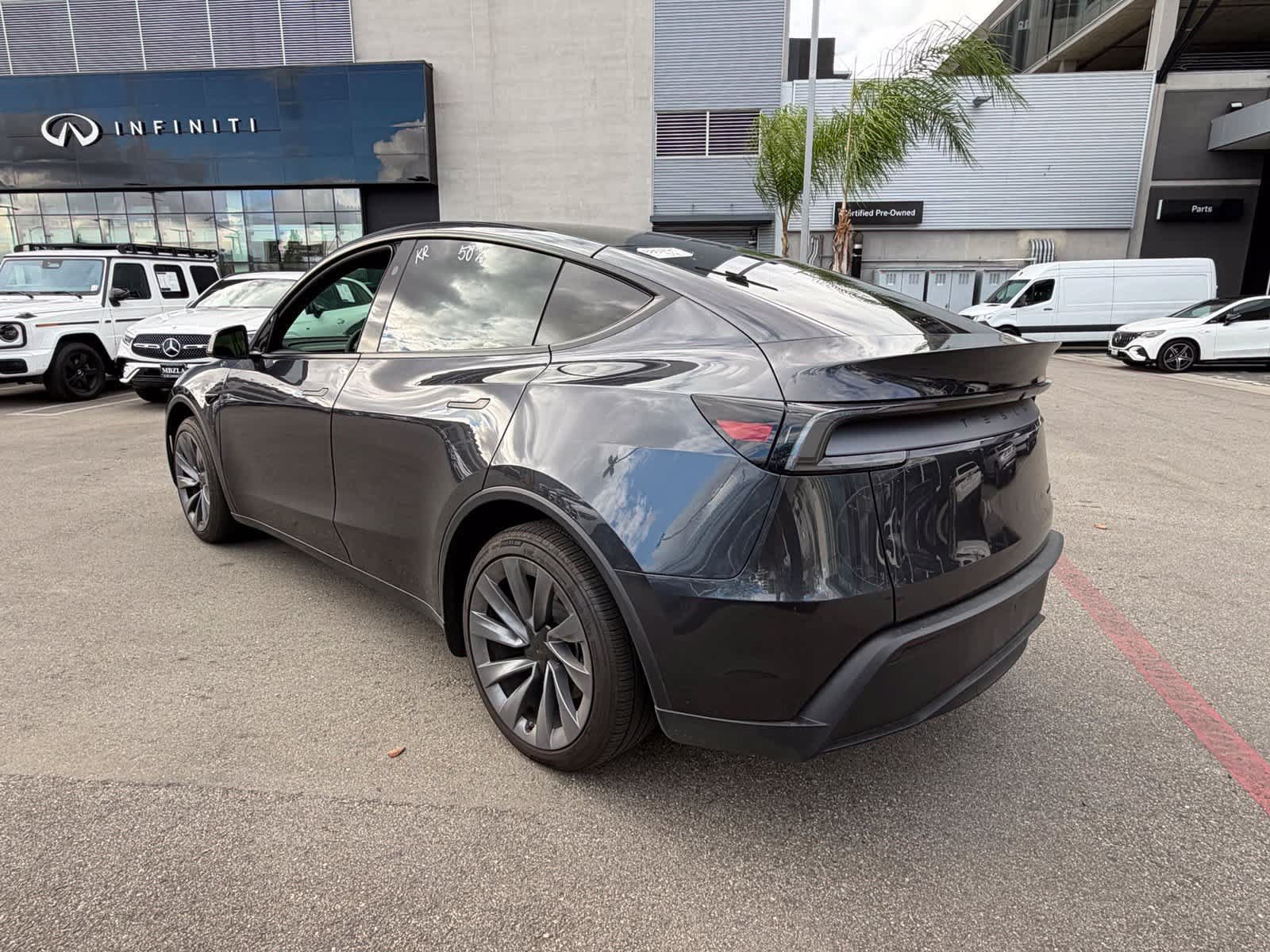 Used 2026 Tesla Model Y AWD image 3