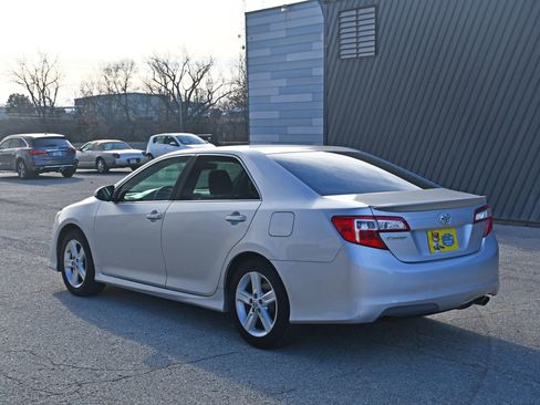Used 2013 Toyota Camry SE FWD image 8