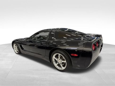 Used 2001 Chevrolet Corvette Coupe w/ Preferred Equipment Group2 RWD image 9