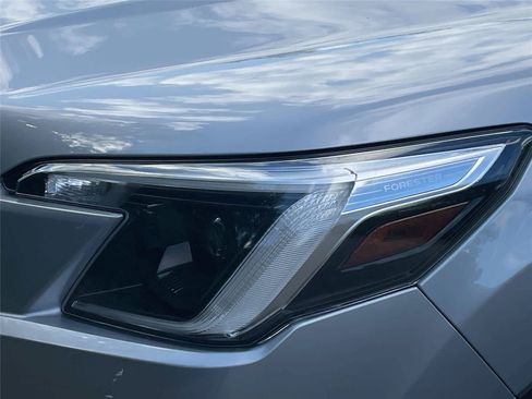 Used 2023 Subaru Forester Limited AWD/4WD image 9