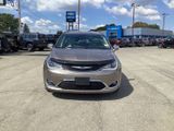 Used 2018 Chrysler Pacifica Limited image 2