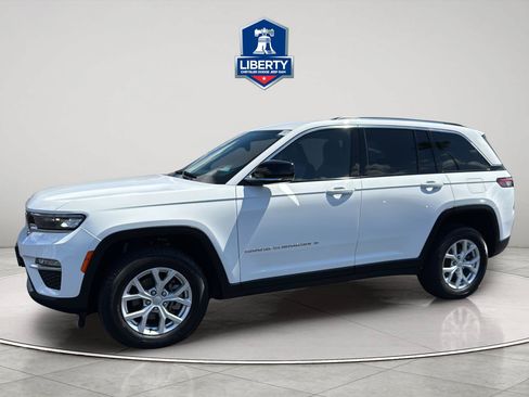 Certified 2023 Jeep Grand Cherokee Limited AWD/4WD image 4