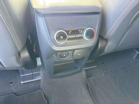 Used 2025 Ford Explorer Active w/ Active Comfort Package image 14