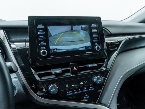 Used 2022 Toyota Camry SE w/ Convenience Package FWD image 17