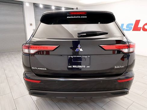 Used 2024 Mitsubishi Outlander ES AWD/4WD image 4