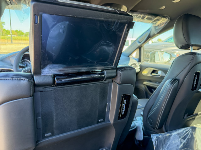 New 2026 Chrysler Pacifica Select FWD image 23