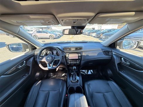Used 2019 Nissan Rogue SL w/ Premium Package image 21