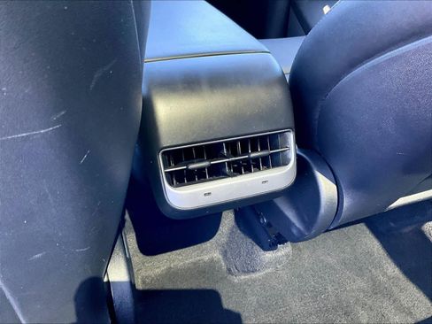 Used 2024 Tesla Model Y Long Range AWD/4WD image 27