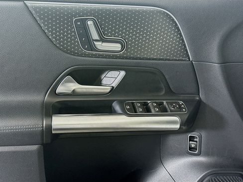 Used 2025 Mercedes-Benz GLA 250 image 15