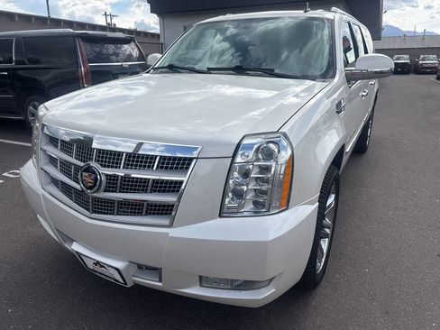 Used 2014 Cadillac Escalade ESV Platinum AWD/4WD image 3