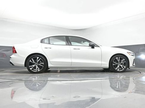 Used 2025 Volvo S60 B5 Core FWD image 17