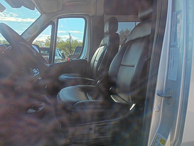 Used 2024 RAM ProMaster 3500 w/ Storage Group FWD image 18
