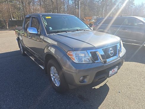 Used 2019 Nissan Frontier SV w/ Value Truck Package image 3