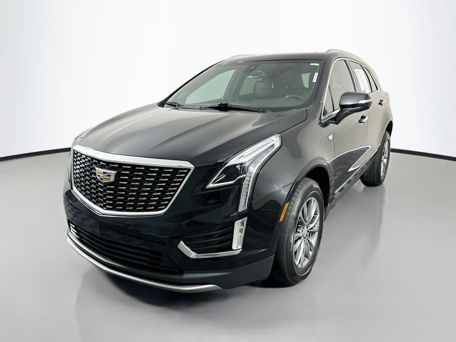 Used 2021 Cadillac XT5 Premium Luxury w/ LPO, Floor Liner Package FWD image 3