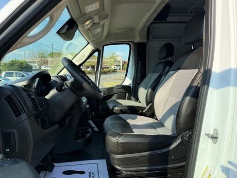 Used 2024 RAM ProMaster 2500 w/ Convenience Group FWD image 13