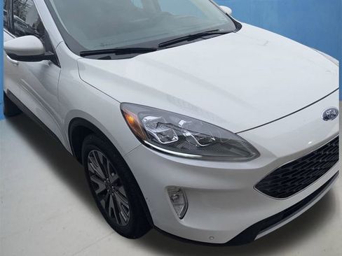 Used 2020 Ford Escape Titanium image 1