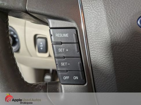 Used 2010 Ford Taurus SEL FWD image 25