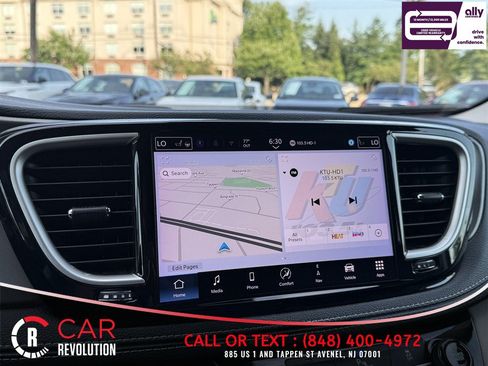 Used 2024 Chrysler Pacifica Limited FWD image 19