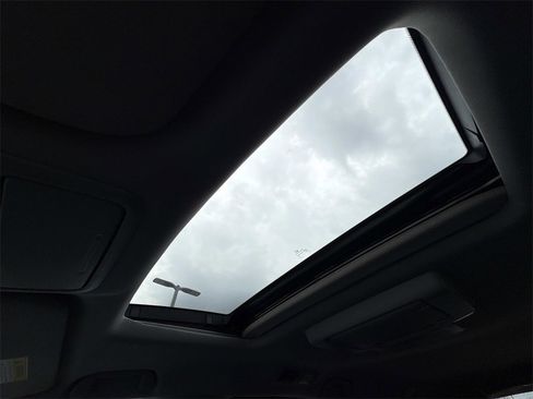 Used 2023 Honda Odyssey Elite image 36