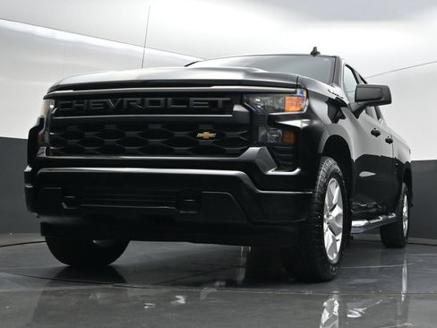 Used 2023 Chevrolet Silverado 1500 Custom AWD/4WD image 35