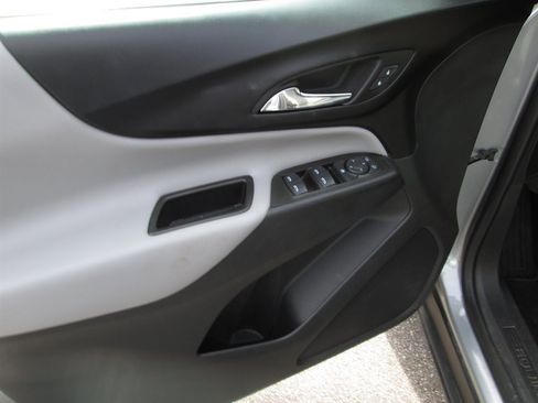 Used 2023 Chevrolet Equinox LS w/ LS Convenience Package image 12