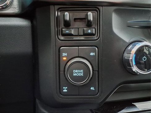 Used 2024 Ford F250 Lariat w/ Sport Appearance Package image 11