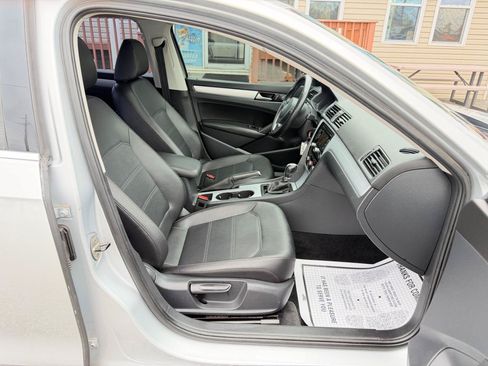 Used 2013 Volkswagen Passat 2.5 SE FWD image 46