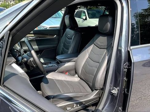 Used 2023 Cadillac XT6 Premium Luxury w/ Platinum Package AWD/4WD image 6