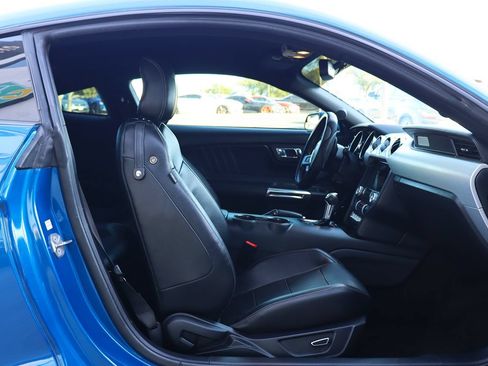 Used 2017 Ford Mustang Premium RWD image 27
